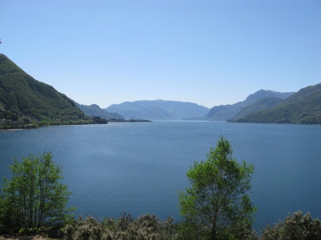  科莫湖概览 
